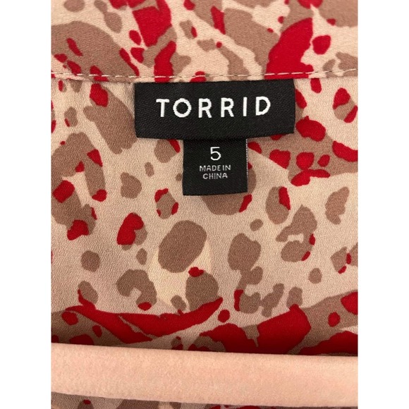 Torrid Women's Size 5 Pink Tan Animal Print Blouse Shirt Top Career Button Down - Picture 2 of 3